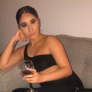 Meet your Posher, Yesenia